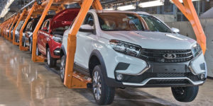 «АвтоВАЗ» начал производство нового кроссовера LADA XRay Cross