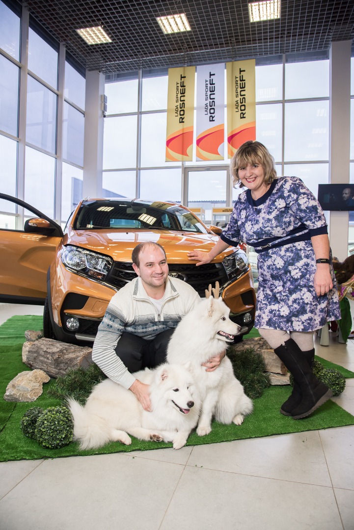 Яркий, невероятный и абсолютно непохожий автомобиль LADA XRAY CROSS, появление которого ждал рынок, был презентован в САМАРА-АВТО 24 ноября