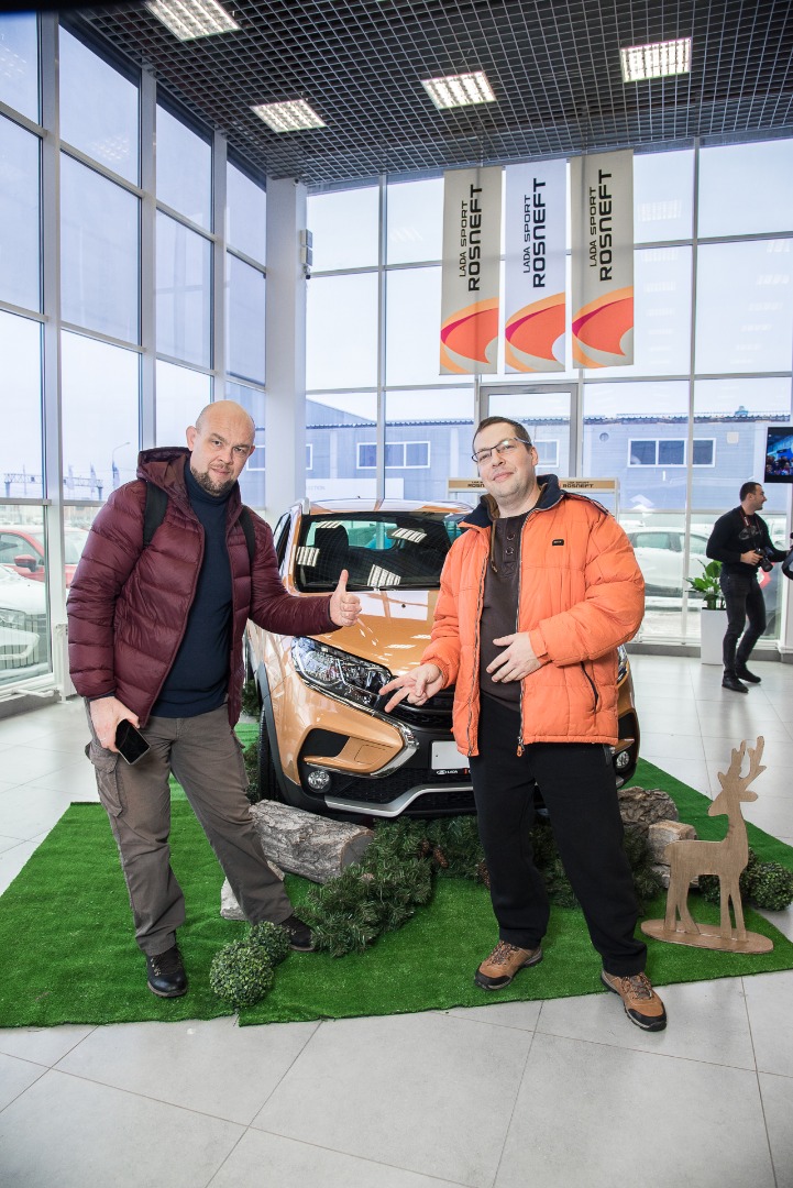 Яркий, невероятный и абсолютно непохожий автомобиль LADA XRAY CROSS, появление которого ждал рынок, был презентован в САМАРА-АВТО 24 ноября
