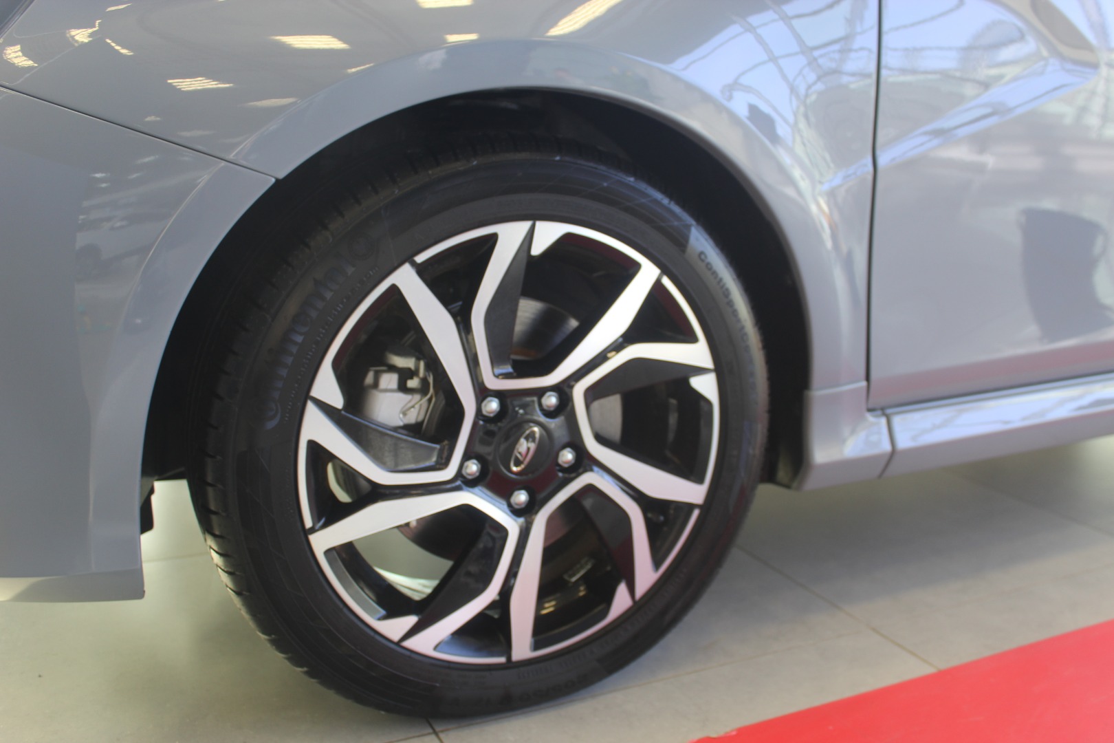 ЗАРЯДИСЬ ДРАЙВОМ c LADA Vesta Sport