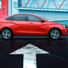 С конвейера завода сошла 300-тысячная LADA VESTA.